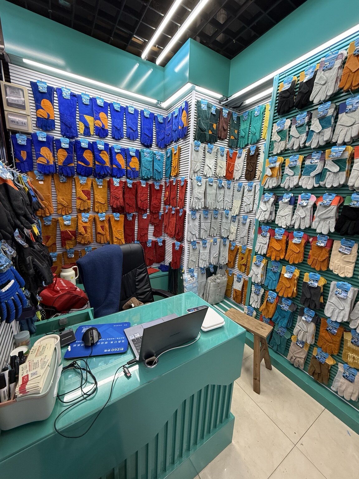 DURAVIQ leather glove display at the Yiwu offline showroom